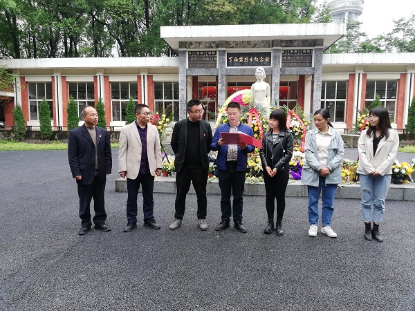 参观丁佑君烈士纪念馆3.jpg